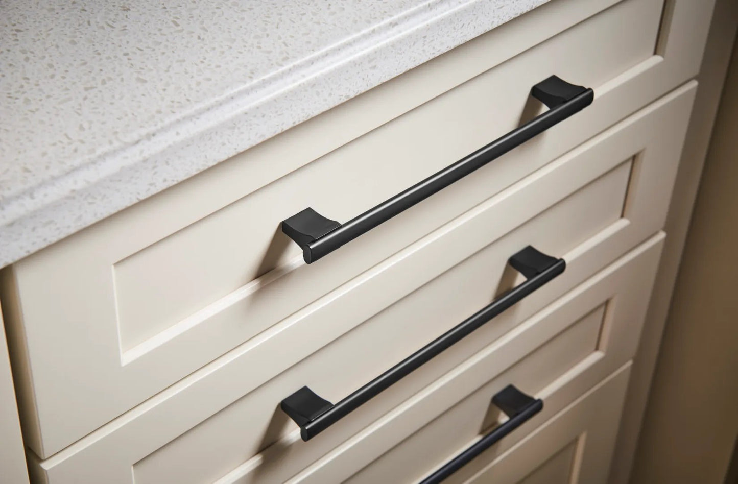 Cabinet Knobs & Handles