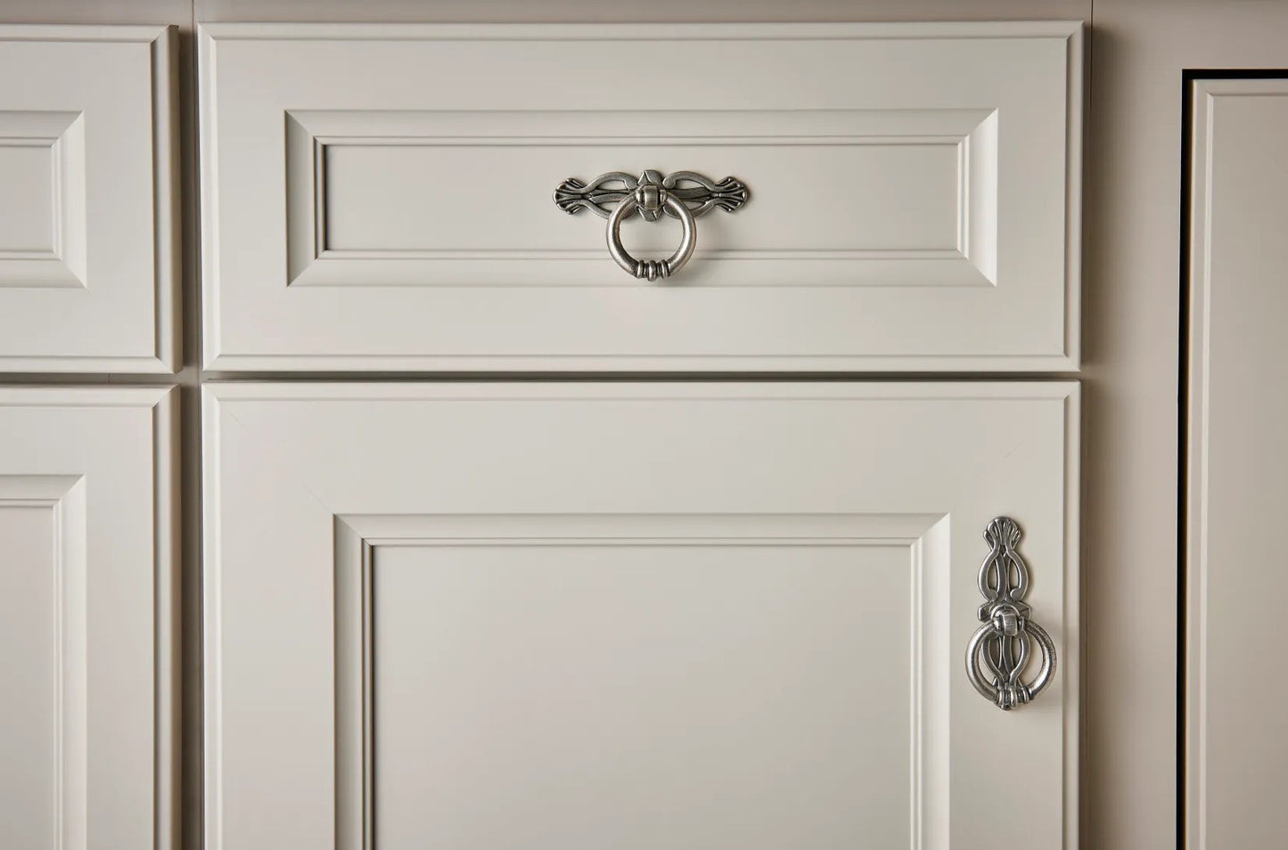 Cabinet Knobs & Handles