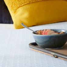 Load image into Gallery viewer, Weekenderª Cooling Mattress Protector
